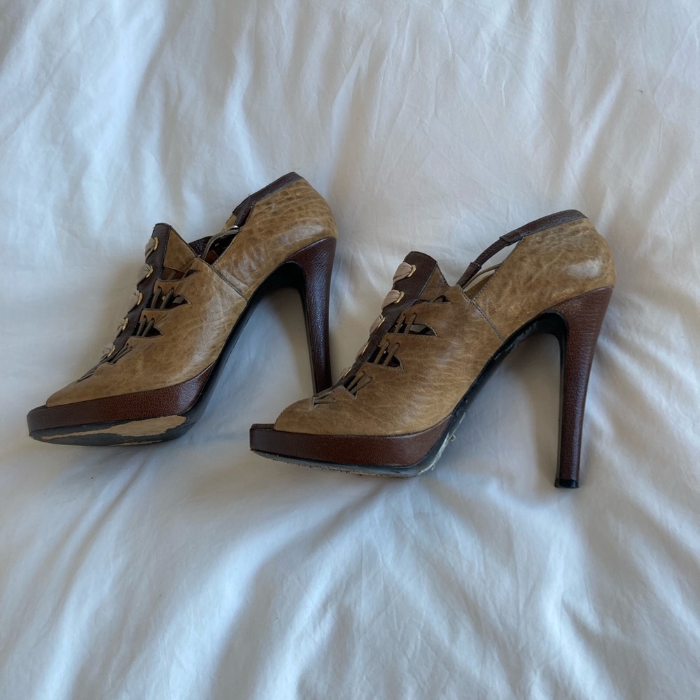 Super Chic, Unique Givenchy Platform Pumpworn Onc… - image 6